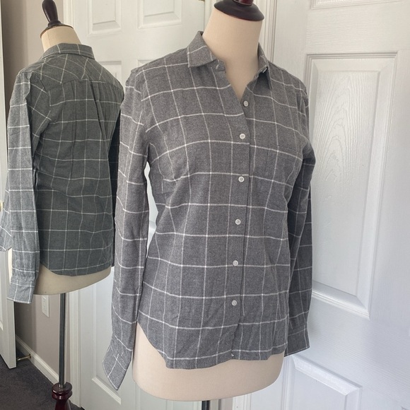 UNTUCKit Tops - UNTUCKit Women's Windowpane Plaid Flannel Gray White